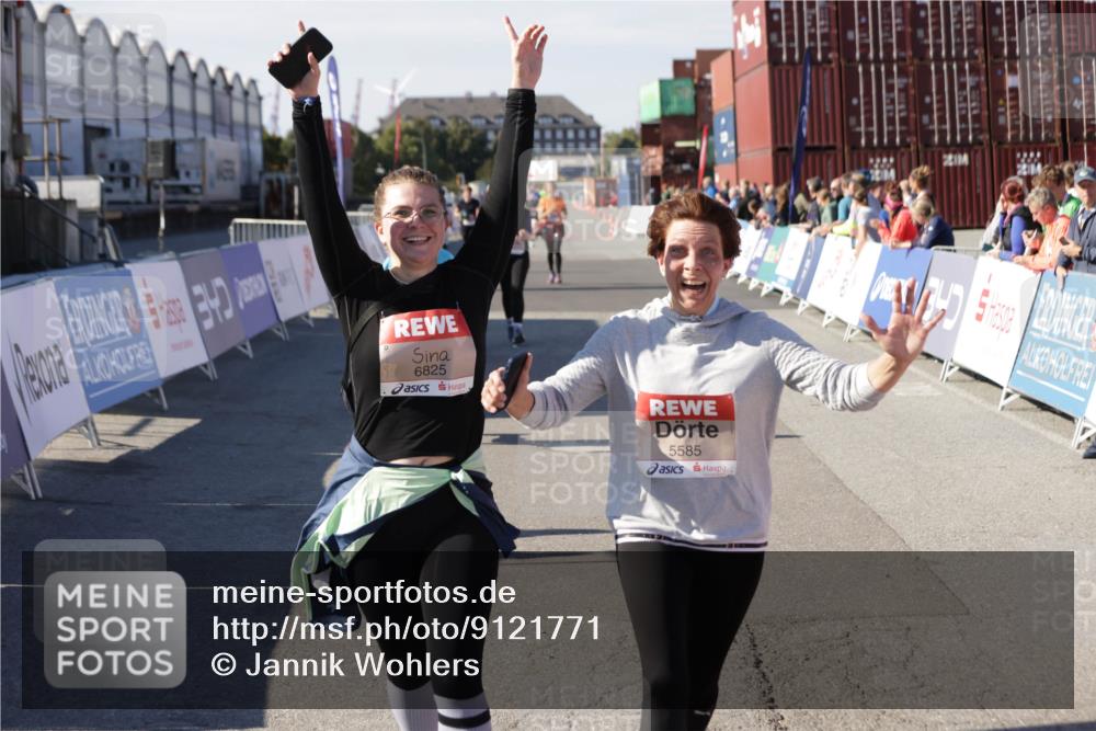 03.10.2025 - Köhlbrandbrückenlauf Jannik Wohlers http://msf.ph/oto/9121771 03.10.2025 13:36:40 Ziel 4735, 4974, 5199, 5278, 5585, 5767, 6023, 6825 meine-sportfotos.de