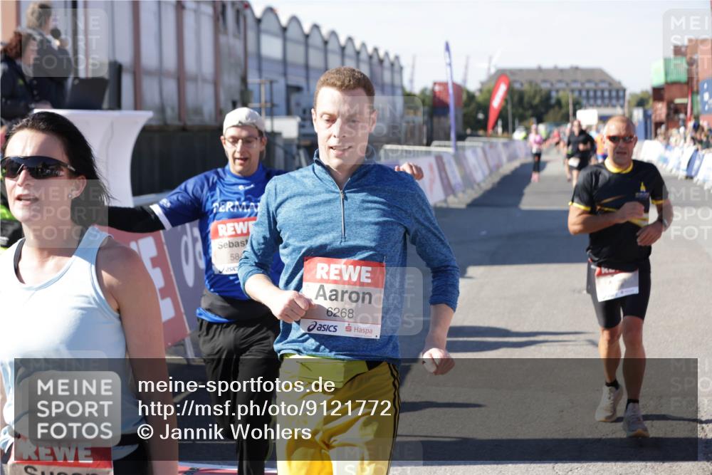 03.10.2025 - Köhlbrandbrückenlauf Jannik Wohlers http://msf.ph/oto/9121772 03.10.2025 13:04:49 Ziel 4022, 4061, 4236, 4240, 4246, 4247, 4303, 4449, 4724, 4831, 5849, 5948, 5968, 6268, 6470, 6716 meine-sportfotos.de