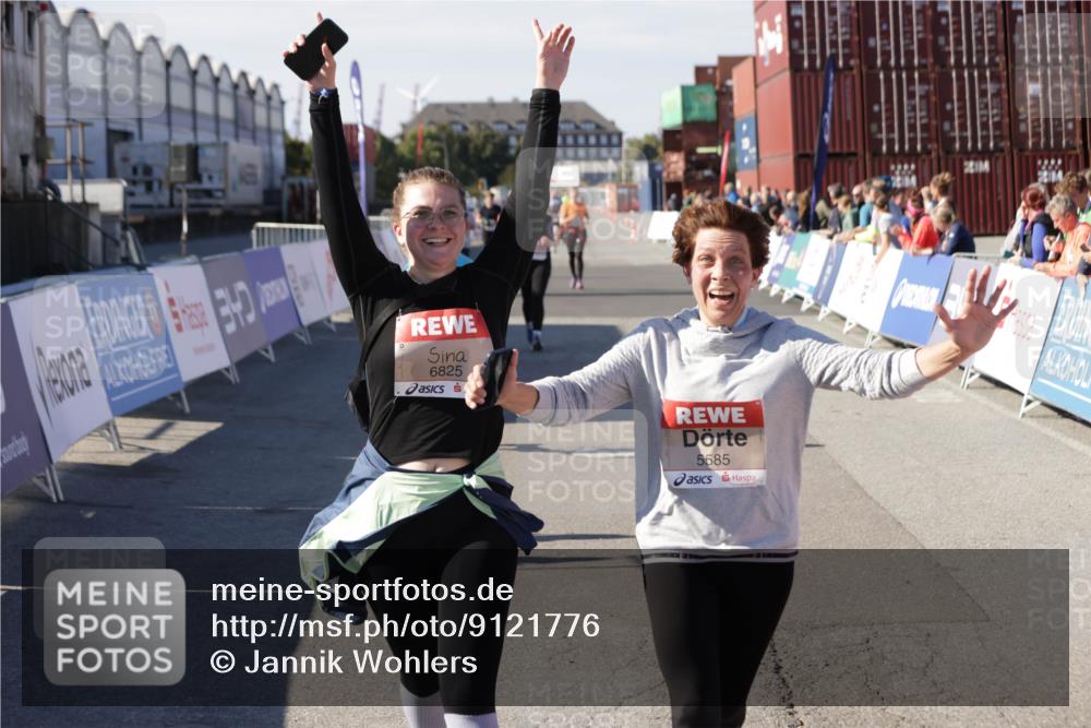 03.10.2025 - Köhlbrandbrückenlauf Jannik Wohlers http://msf.ph/oto/9121776 03.10.2025 13:36:41 Ziel 4735, 4974, 5199, 5278, 5585, 5767, 6023, 6825 meine-sportfotos.de