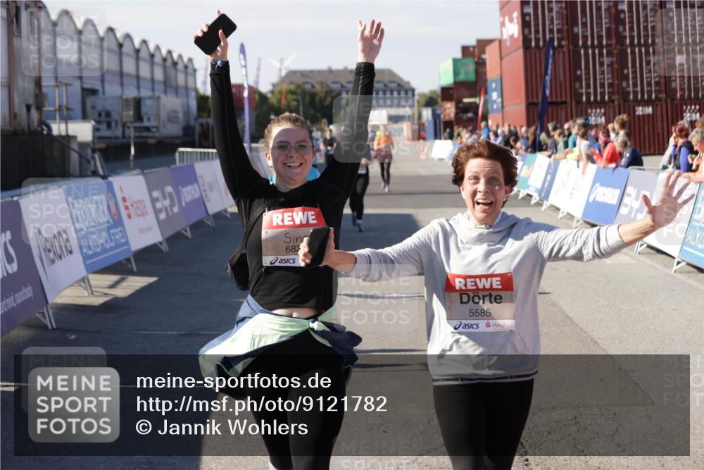 03.10.2025 - Köhlbrandbrückenlauf Jannik Wohlers http://msf.ph/oto/9121782 03.10.2025 13:36:41 Ziel 4735, 4974, 5199, 5278, 5585, 5767, 6023, 6825 meine-sportfotos.de
