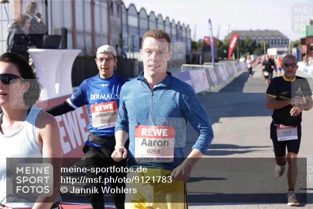 03.10.2025 - Köhlbrandbrückenlauf Jannik Wohlers http://msf.ph/oto/9121783 03.10.2025 13:04:50 Ziel 4022, 4061, 4236, 4240, 4246, 4247, 4303, 4449, 4724, 4831, 5849, 5948, 5968, 6268, 6470, 6716 meine-sportfotos.de