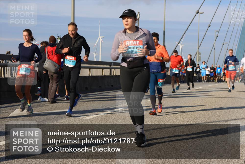 03.10.2025 - Köhlbrandbrückenlauf Strokosch-Dieckow http://msf.ph/oto/9121787 03.10.2025 09:57:48 Position 2 1252, 2137, 2393, 7 meine-sportfotos.de