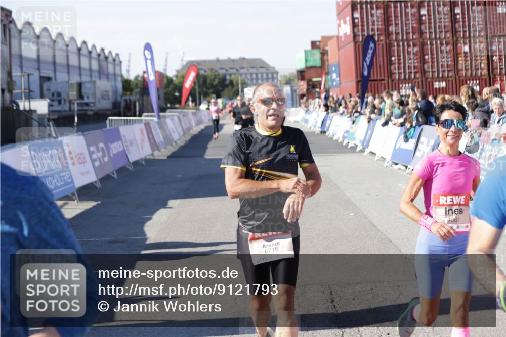 03.10.2025 - Köhlbrandbrückenlauf Jannik Wohlers http://msf.ph/oto/9121793 03.10.2025 13:04:50 Ziel 4022, 4061, 4236, 4240, 4246, 4247, 4303, 4449, 4724, 4831, 5849, 5948, 5968, 6268, 6470, 6716 meine-sportfotos.de