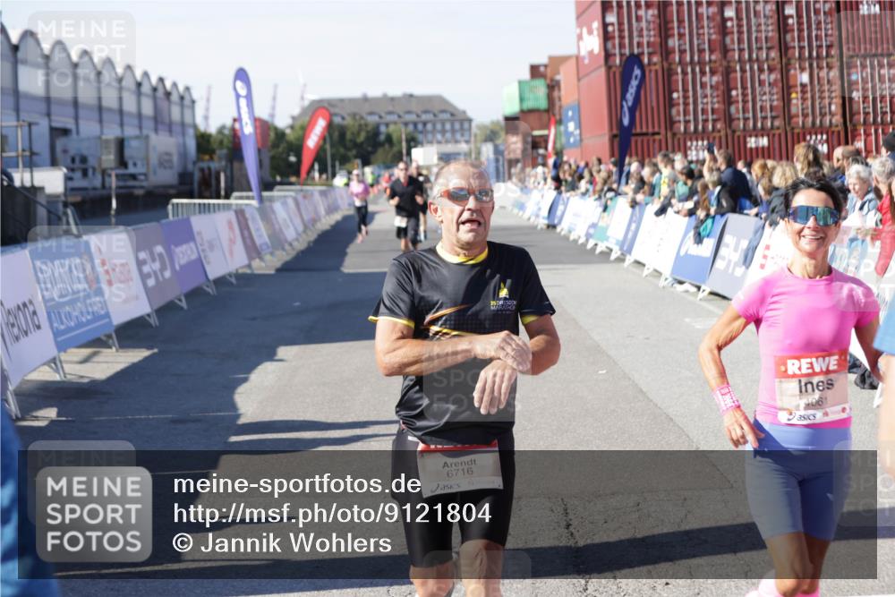03.10.2025 - Köhlbrandbrückenlauf Jannik Wohlers http://msf.ph/oto/9121804 03.10.2025 13:04:50 Ziel 4022, 4061, 4236, 4240, 4246, 4247, 4303, 4449, 4724, 4831, 5849, 5948, 5968, 6268, 6470, 6716 meine-sportfotos.de