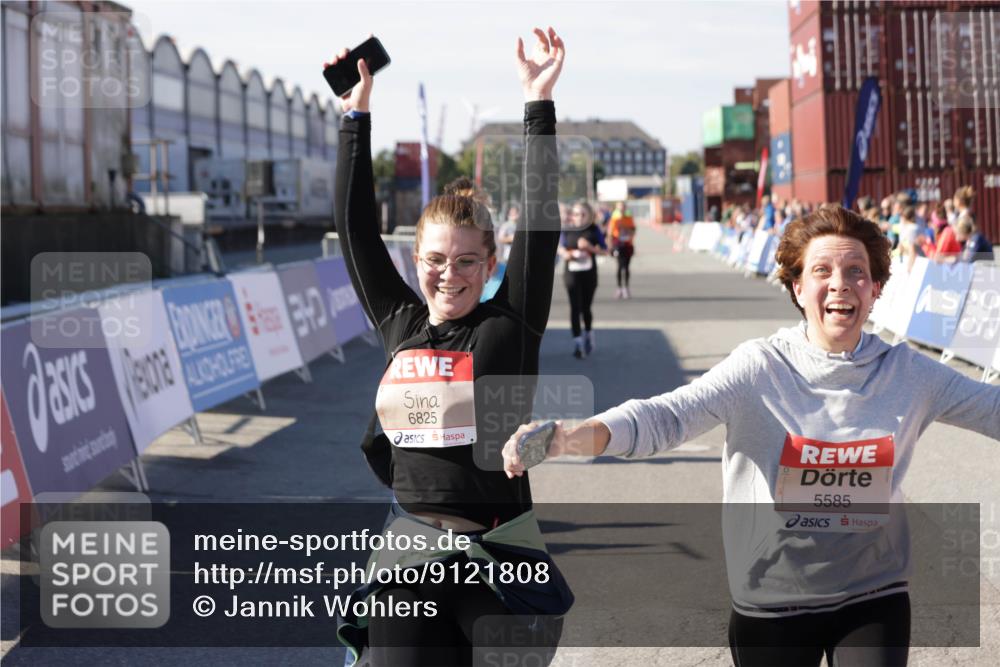 03.10.2025 - Köhlbrandbrückenlauf Jannik Wohlers http://msf.ph/oto/9121808 03.10.2025 13:36:41 Ziel 4735, 4974, 5199, 5278, 5585, 5767, 6023, 6825 meine-sportfotos.de