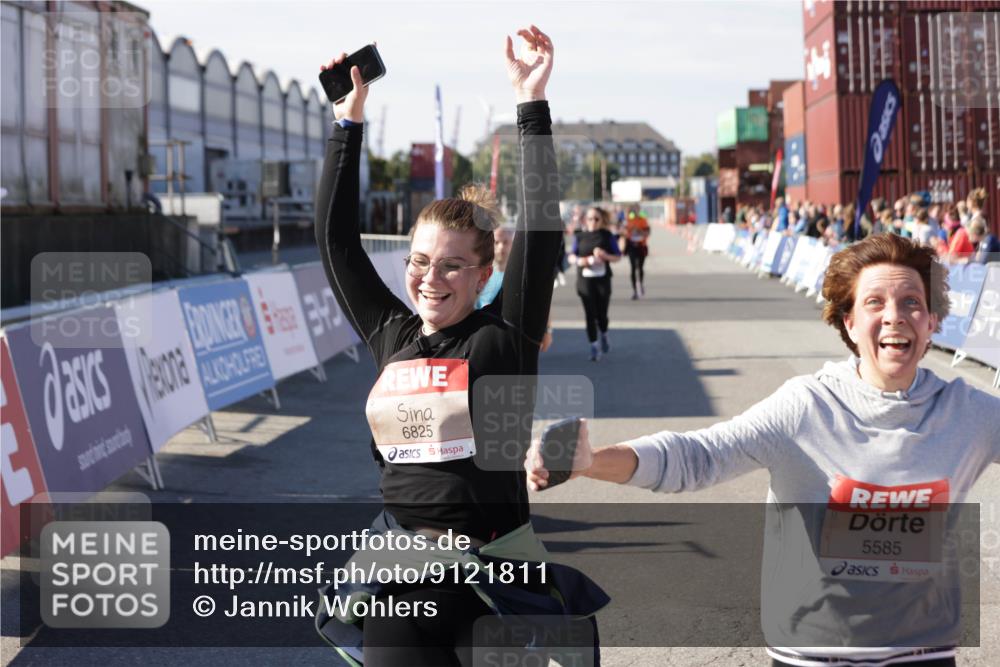 03.10.2025 - Köhlbrandbrückenlauf Jannik Wohlers http://msf.ph/oto/9121811 03.10.2025 13:36:41 Ziel 4735, 4974, 5199, 5278, 5585, 5767, 6023, 6825 meine-sportfotos.de