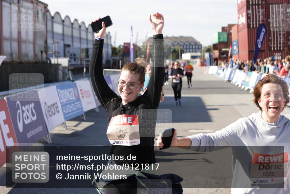 03.10.2025 - Köhlbrandbrückenlauf Jannik Wohlers http://msf.ph/oto/9121817 03.10.2025 13:36:41 Ziel 4735, 4974, 5199, 5278, 5585, 5767, 6023, 6825 meine-sportfotos.de
