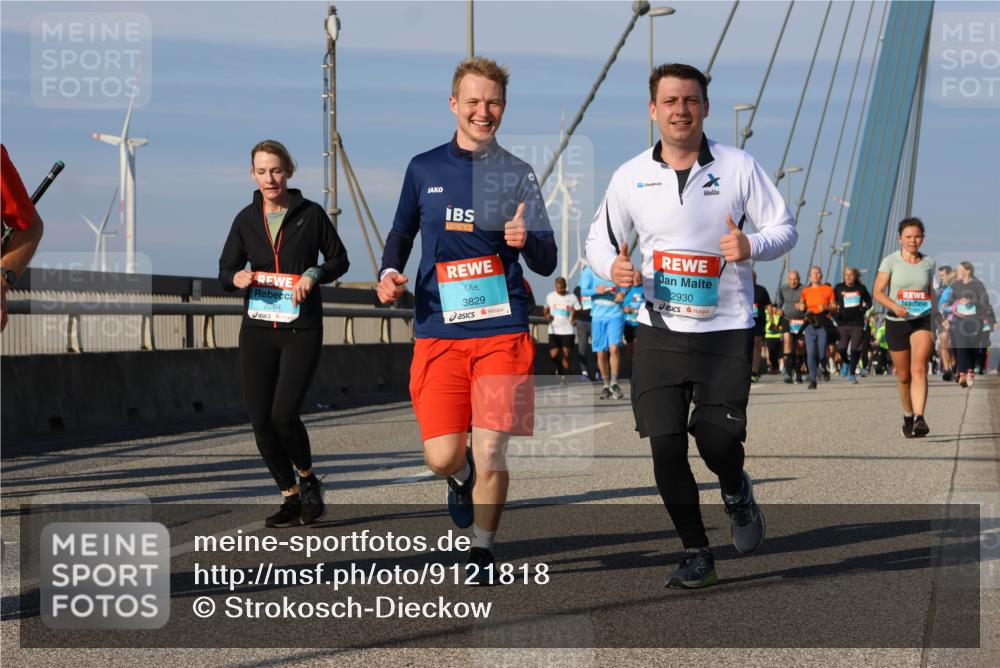 03.10.2025 - Köhlbrandbrückenlauf Strokosch-Dieckow http://msf.ph/oto/9121818 03.10.2025 09:57:53 Position 2 2284, 3829, 2930 meine-sportfotos.de