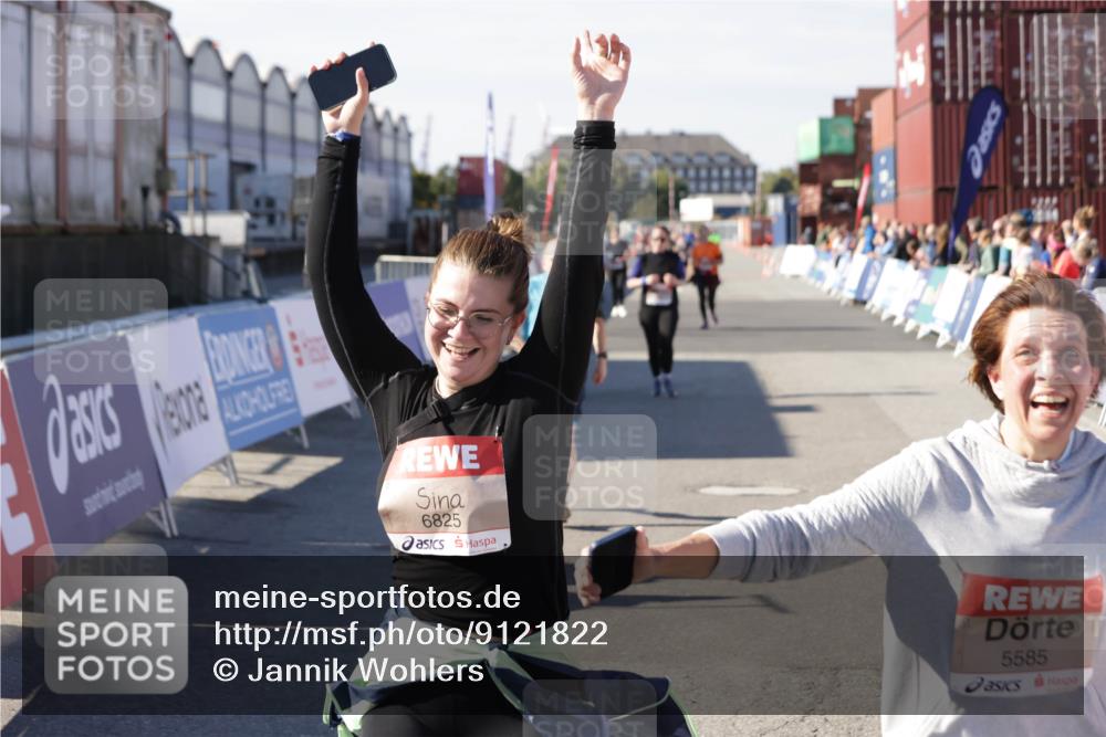 03.10.2025 - Köhlbrandbrückenlauf Jannik Wohlers http://msf.ph/oto/9121822 03.10.2025 13:36:41 Ziel 4735, 4974, 5199, 5278, 5585, 5767, 6023, 6825 meine-sportfotos.de