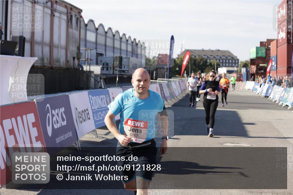 03.10.2025 - Köhlbrandbrückenlauf Jannik Wohlers http://msf.ph/oto/9121828 03.10.2025 13:36:43 Ziel 4974, 5199, 5278, 5585, 5767, 6023, 6825 meine-sportfotos.de