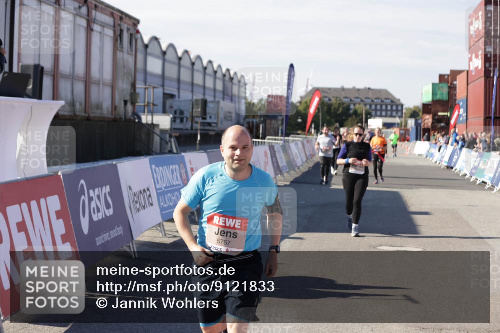 03.10.2025 - Köhlbrandbrückenlauf Jannik Wohlers http://msf.ph/oto/9121833 03.10.2025 13:36:43 Ziel 4974, 5199, 5278, 5585, 5767, 6023, 6825 meine-sportfotos.de