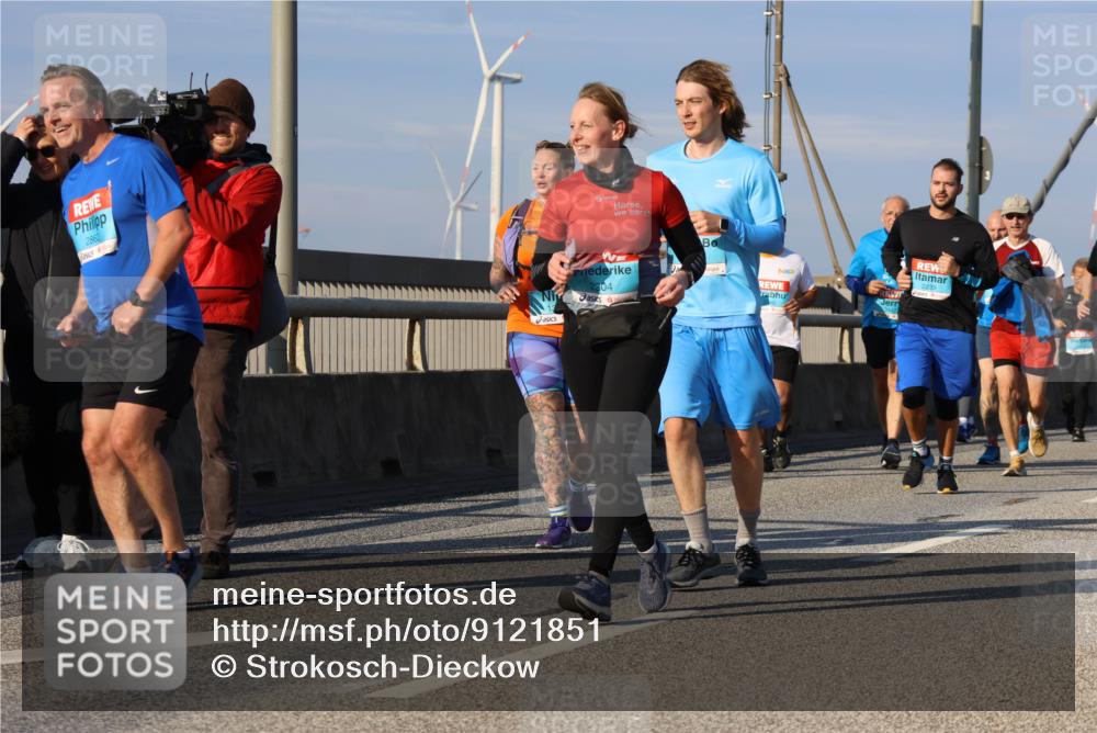 03.10.2025 - Köhlbrandbrückenlauf Strokosch-Dieckow http://msf.ph/oto/9121851 03.10.2025 09:58:00 Position 2 2204, 2239 meine-sportfotos.de
