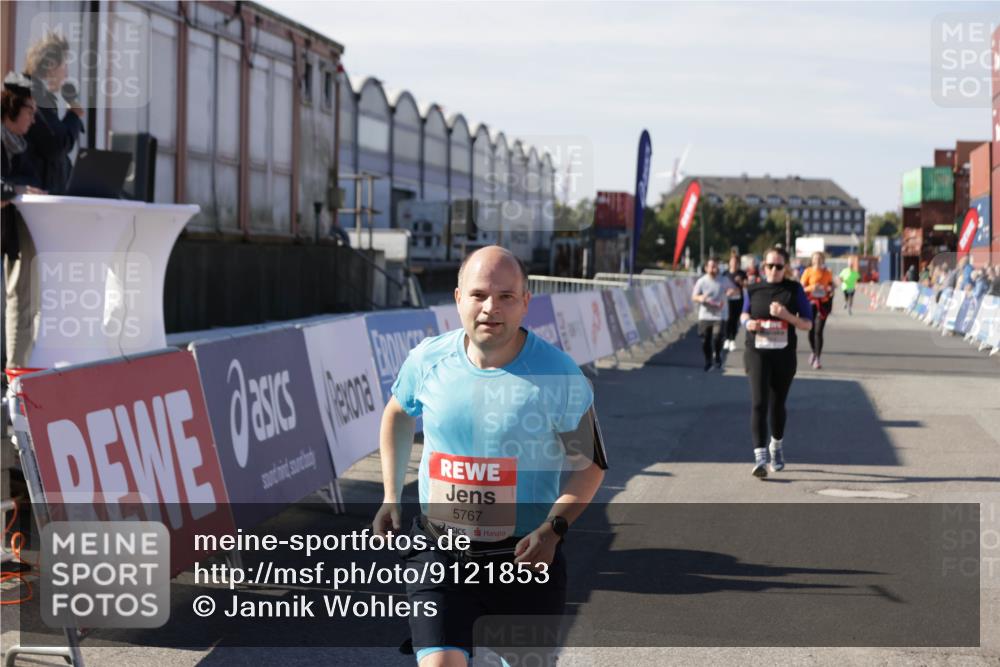 03.10.2025 - Köhlbrandbrückenlauf Jannik Wohlers http://msf.ph/oto/9121853 03.10.2025 13:36:44 Ziel 4974, 5199, 5278, 5585, 5767, 6023, 6825 meine-sportfotos.de