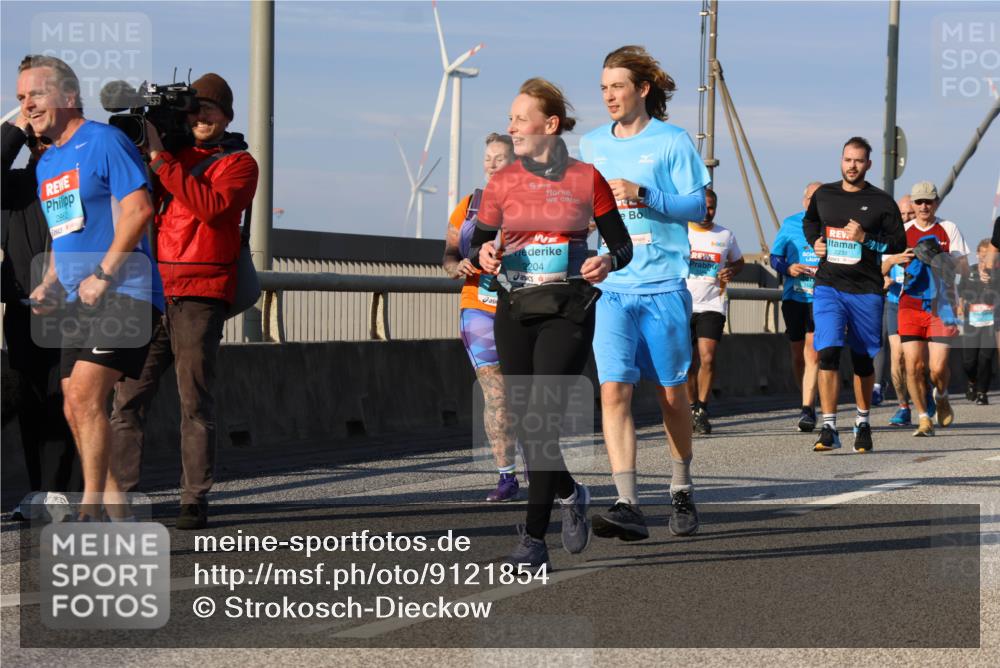03.10.2025 - Köhlbrandbrückenlauf Strokosch-Dieckow http://msf.ph/oto/9121854 03.10.2025 09:58:00 Position 2 2862, 2204, 20 meine-sportfotos.de
