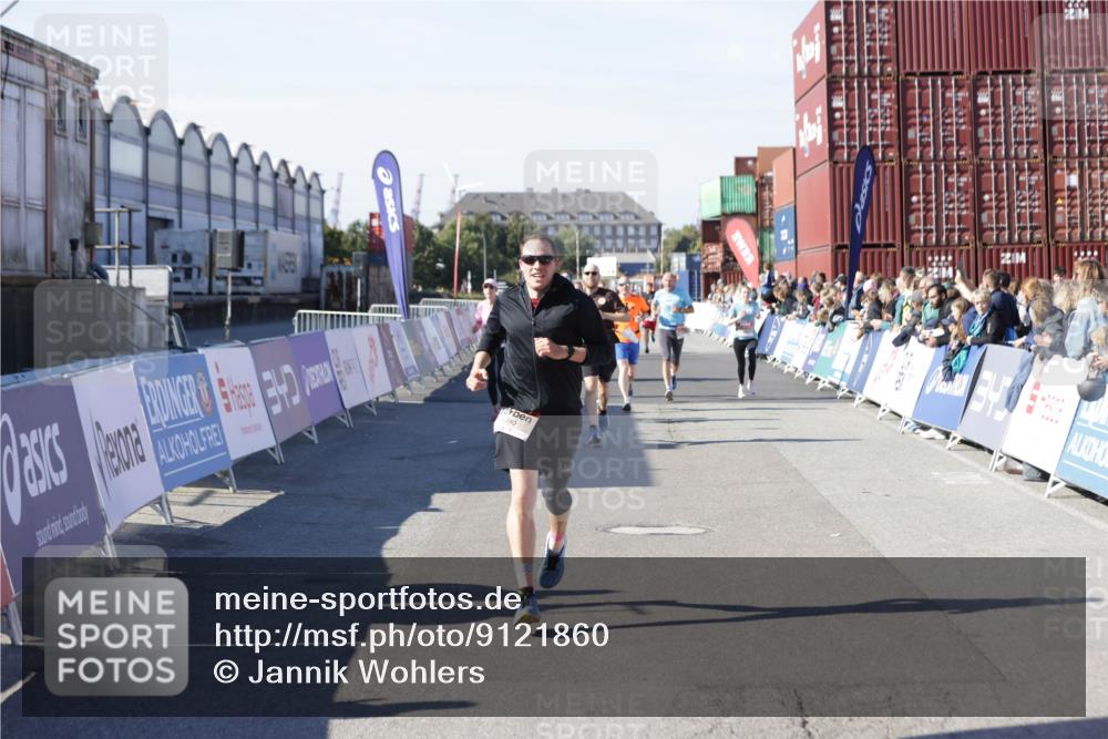 03.10.2025 - Köhlbrandbrückenlauf Jannik Wohlers http://msf.ph/oto/9121860 03.10.2025 13:04:55 Ziel 4061, 4175, 4217, 4240, 4303, 4449, 5670, 5785, 5849, 5952, 5968, 6268, 6561, 6716 meine-sportfotos.de