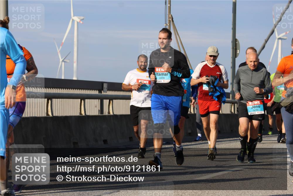03.10.2025 - Köhlbrandbrückenlauf Strokosch-Dieckow http://msf.ph/oto/9121861 03.10.2025 09:58:02 Position 2 3346, 2239, 3090 meine-sportfotos.de