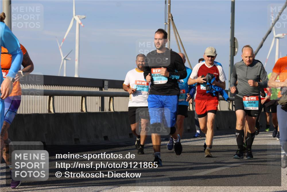 03.10.2025 - Köhlbrandbrückenlauf Strokosch-Dieckow http://msf.ph/oto/9121865 03.10.2025 09:58:02 Position 2 3346, 2239, 3090 meine-sportfotos.de