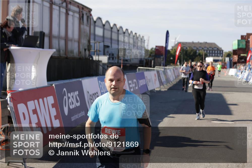 03.10.2025 - Köhlbrandbrückenlauf Jannik Wohlers http://msf.ph/oto/9121869 03.10.2025 13:36:44 Ziel 4974, 5199, 5278, 5585, 5767, 6023, 6825 meine-sportfotos.de