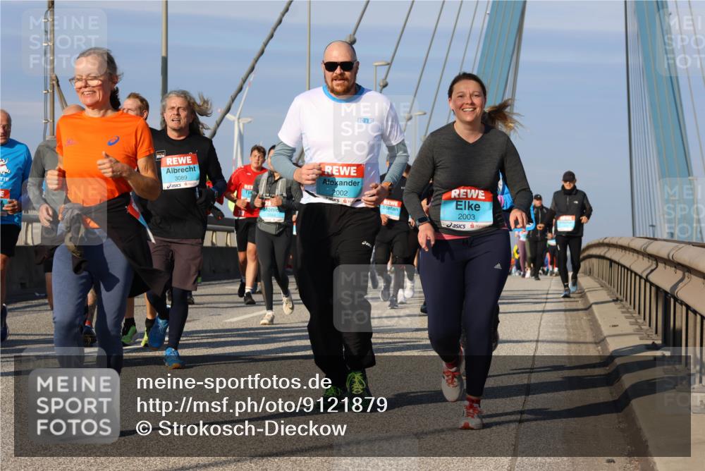 03.10.2025 - Köhlbrandbrückenlauf Strokosch-Dieckow http://msf.ph/oto/9121879 03.10.2025 09:58:04 Position 2 3089, 2002, 2003 meine-sportfotos.de