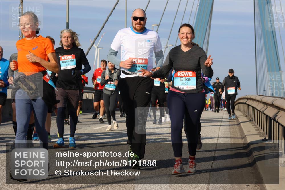 03.10.2025 - Köhlbrandbrückenlauf Strokosch-Dieckow http://msf.ph/oto/9121886 03.10.2025 09:58:04 Position 2 3089, 2644, 2003 meine-sportfotos.de