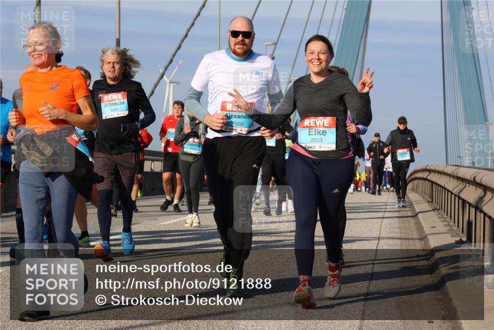 03.10.2025 - Köhlbrandbrückenlauf Strokosch-Dieckow http://msf.ph/oto/9121888 03.10.2025 09:58:05 Position 2 3089, 2002, 2003 meine-sportfotos.de