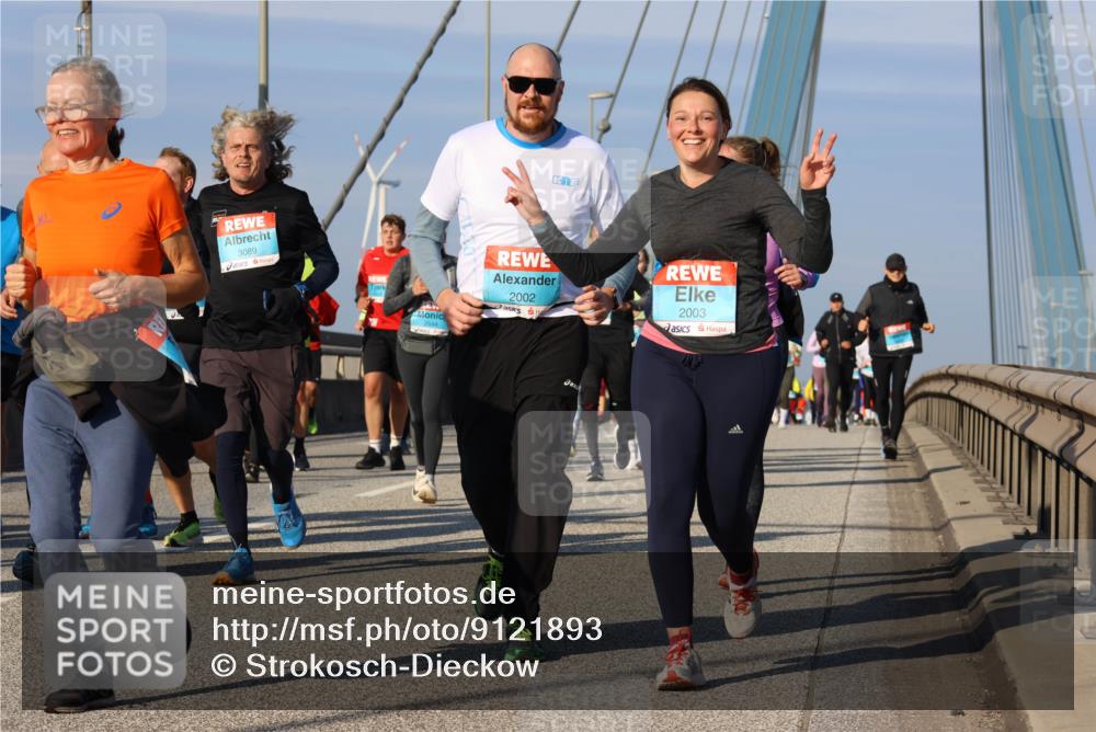 03.10.2025 - Köhlbrandbrückenlauf Strokosch-Dieckow http://msf.ph/oto/9121893 03.10.2025 09:58:05 Position 2 3089, 2002, 2003 meine-sportfotos.de