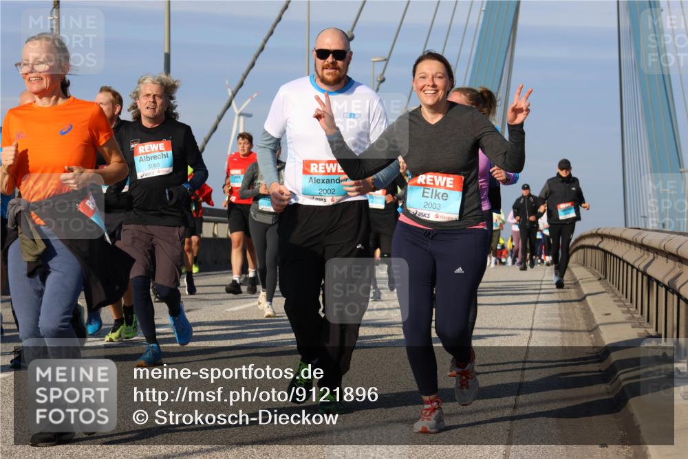 03.10.2025 - Köhlbrandbrückenlauf Strokosch-Dieckow http://msf.ph/oto/9121896 03.10.2025 09:58:05 Position 2 3089, 2002, 2003 meine-sportfotos.de