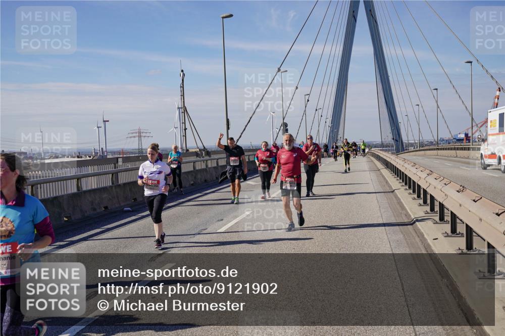 03.10.2025 - Köhlbrandbrückenlauf Michael Burmester http://msf.ph/oto/9121902 03.10.2025 13:03:44 Position 2 95 meine-sportfotos.de