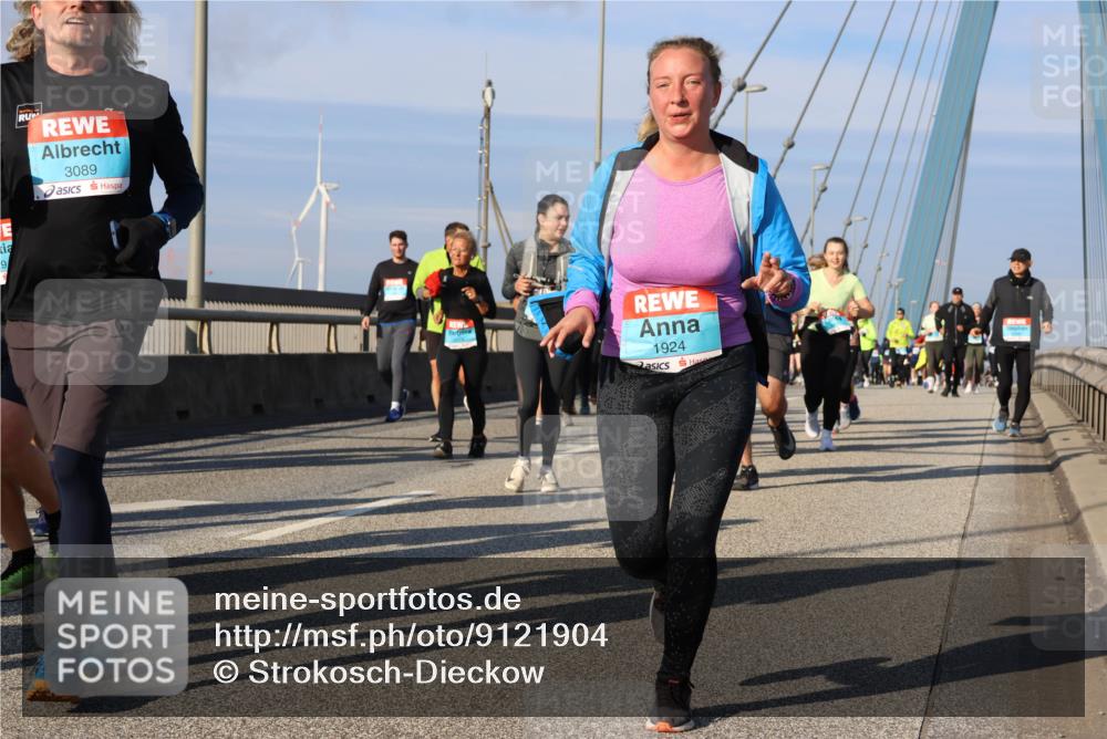 03.10.2025 - Köhlbrandbrückenlauf Strokosch-Dieckow http://msf.ph/oto/9121904 03.10.2025 09:58:08 Position 2 9, 3089, 1924 meine-sportfotos.de