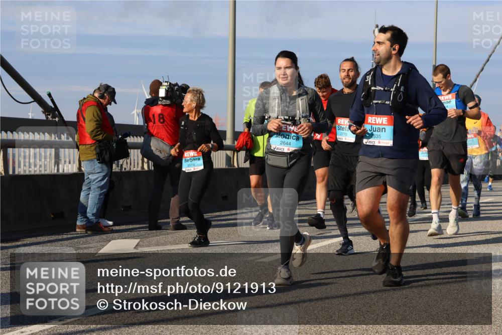 03.10.2025 - Köhlbrandbrückenlauf Strokosch-Dieckow http://msf.ph/oto/9121913 03.10.2025 09:58:10 Position 2 18, 2574, 2644, 2779, 2635 meine-sportfotos.de