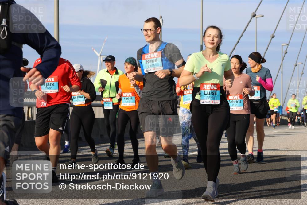 03.10.2025 - Köhlbrandbrückenlauf Strokosch-Dieckow http://msf.ph/oto/9121920 03.10.2025 09:58:11 Position 2 2632, 1425, 1756, 2374, 3787, 2373, 2240 meine-sportfotos.de