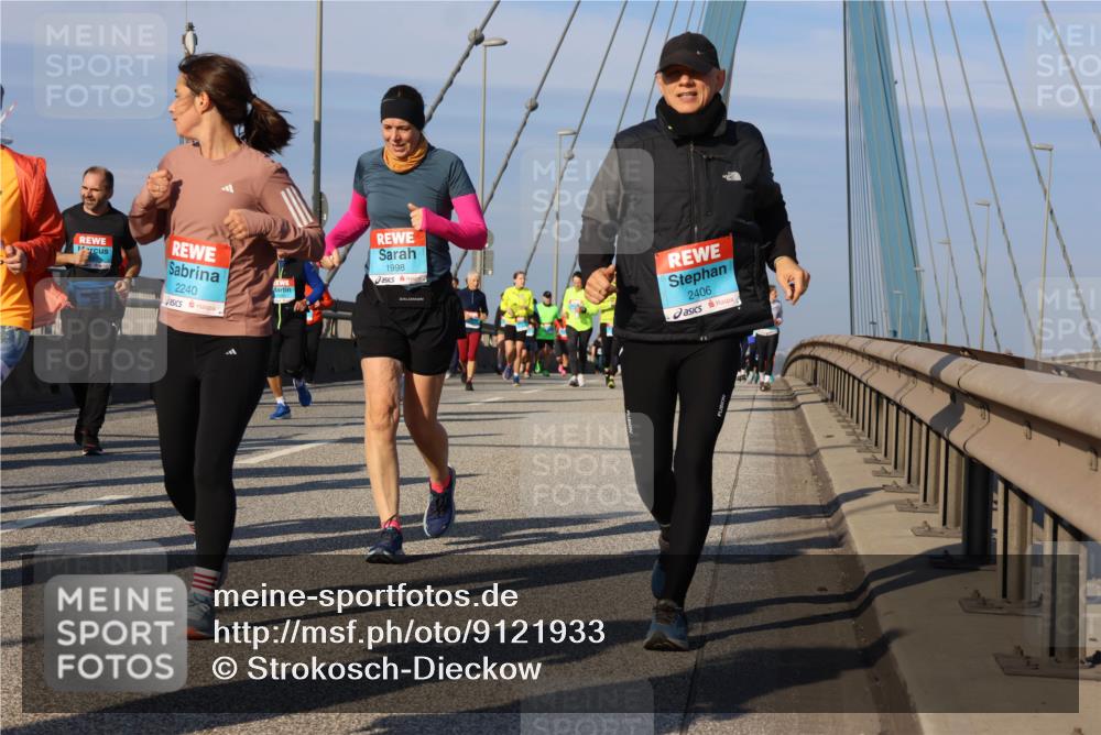 03.10.2025 - Köhlbrandbrückenlauf Strokosch-Dieckow http://msf.ph/oto/9121933 03.10.2025 09:58:13 Position 2 2240, 1998, 2406 meine-sportfotos.de