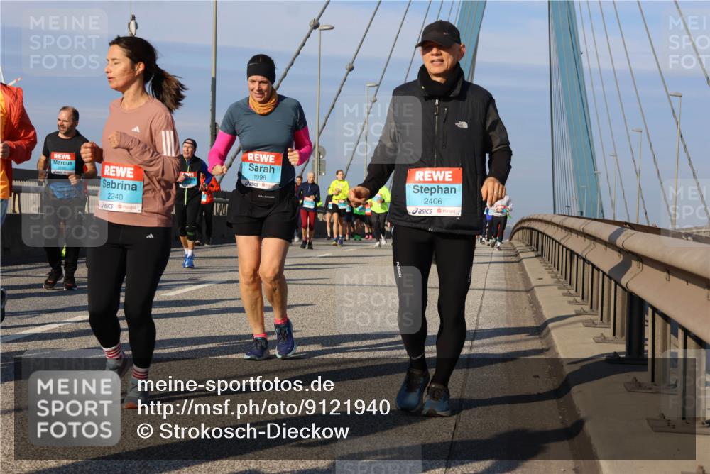 03.10.2025 - Köhlbrandbrückenlauf Strokosch-Dieckow http://msf.ph/oto/9121940 03.10.2025 09:58:13 Position 2 2240, 1998, 2406 meine-sportfotos.de