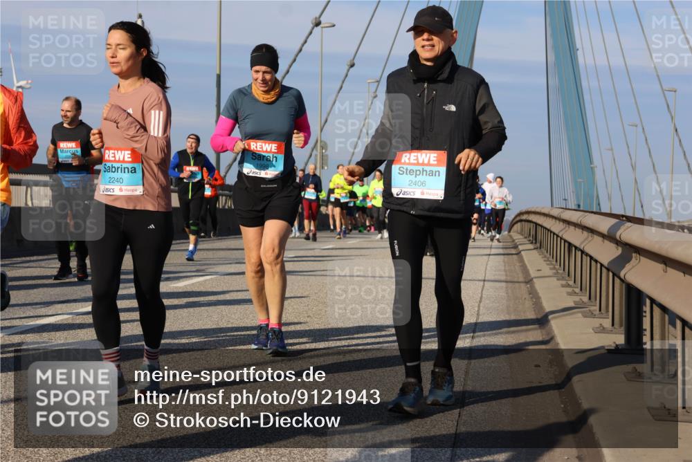 03.10.2025 - Köhlbrandbrückenlauf Strokosch-Dieckow http://msf.ph/oto/9121943 03.10.2025 09:58:13 Position 2 2240, 1998, 2406 meine-sportfotos.de