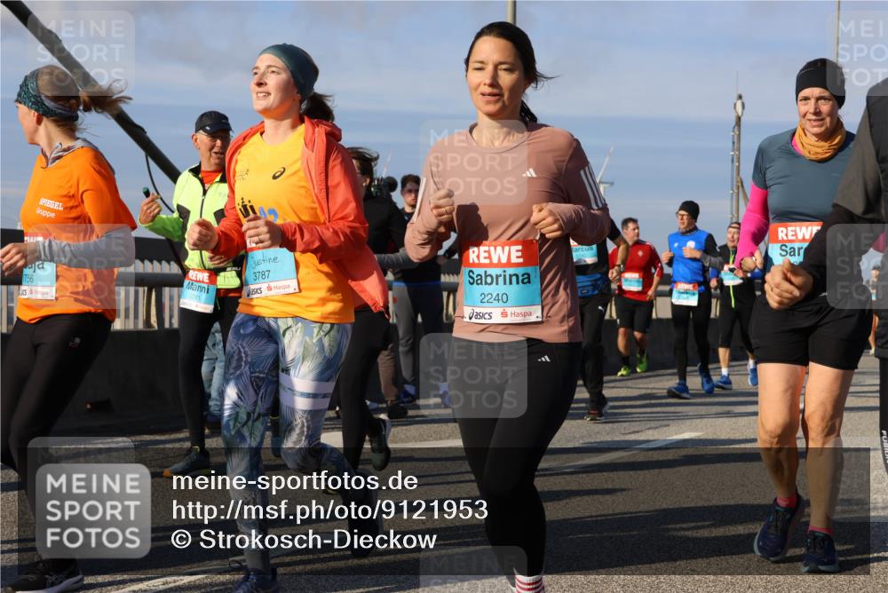 03.10.2025 - Köhlbrandbrückenlauf Strokosch-Dieckow http://msf.ph/oto/9121953 03.10.2025 09:58:14 Position 2 1756, 3241, 3787, 2240 meine-sportfotos.de