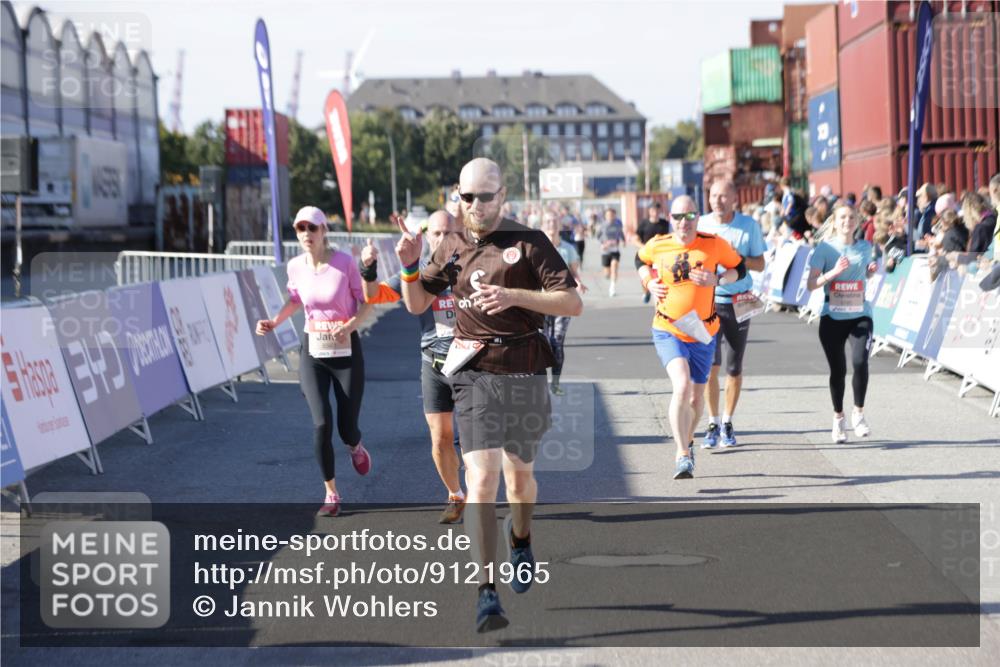 03.10.2025 - Köhlbrandbrückenlauf Jannik Wohlers http://msf.ph/oto/9121965 03.10.2025 13:04:58 Ziel 4061, 4175, 4217, 4240, 4449, 4751, 5670, 5785, 5849, 5951, 5952, 6268, 6561, 6716 meine-sportfotos.de