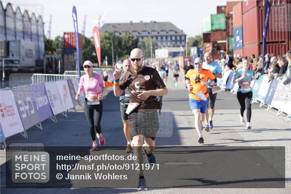 03.10.2025 - Köhlbrandbrückenlauf Jannik Wohlers http://msf.ph/oto/9121971 03.10.2025 13:04:58 Ziel 4061, 4175, 4217, 4240, 4449, 4751, 5670, 5785, 5849, 5951, 5952, 6268, 6561, 6716 meine-sportfotos.de