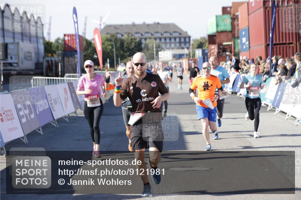 03.10.2025 - Köhlbrandbrückenlauf Jannik Wohlers http://msf.ph/oto/9121981 03.10.2025 13:04:58 Ziel 4061, 4175, 4217, 4240, 4449, 4751, 5670, 5785, 5849, 5951, 5952, 6268, 6561, 6716 meine-sportfotos.de