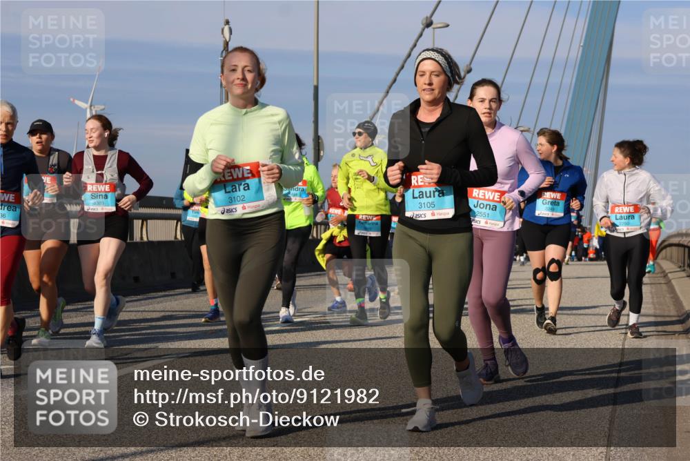 03.10.2025 - Köhlbrandbrückenlauf Strokosch-Dieckow http://msf.ph/oto/9121982 03.10.2025 09:58:22 Position 2 36, 8389, 3102, 3105, 2551, 2250 meine-sportfotos.de