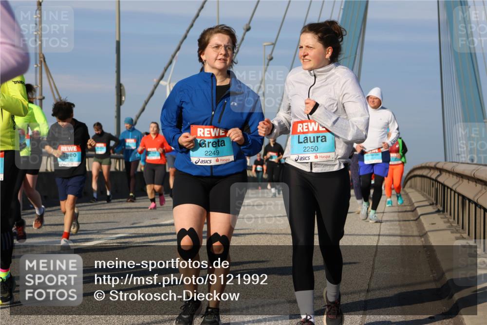 03.10.2025 - Köhlbrandbrückenlauf Strokosch-Dieckow http://msf.ph/oto/9121992 03.10.2025 09:58:25 Position 2 2249, 2250 meine-sportfotos.de