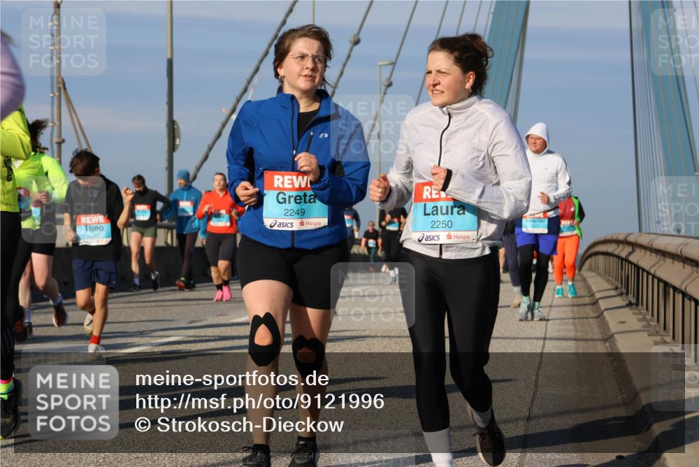 03.10.2025 - Köhlbrandbrückenlauf Strokosch-Dieckow http://msf.ph/oto/9121996 03.10.2025 09:58:25 Position 2 2245, 2249, 2250 meine-sportfotos.de