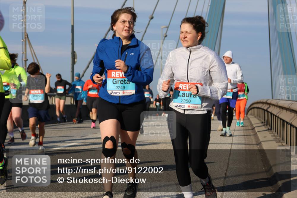 03.10.2025 - Köhlbrandbrückenlauf Strokosch-Dieckow http://msf.ph/oto/9122002 03.10.2025 09:58:25 Position 2 2249, 2250 meine-sportfotos.de
