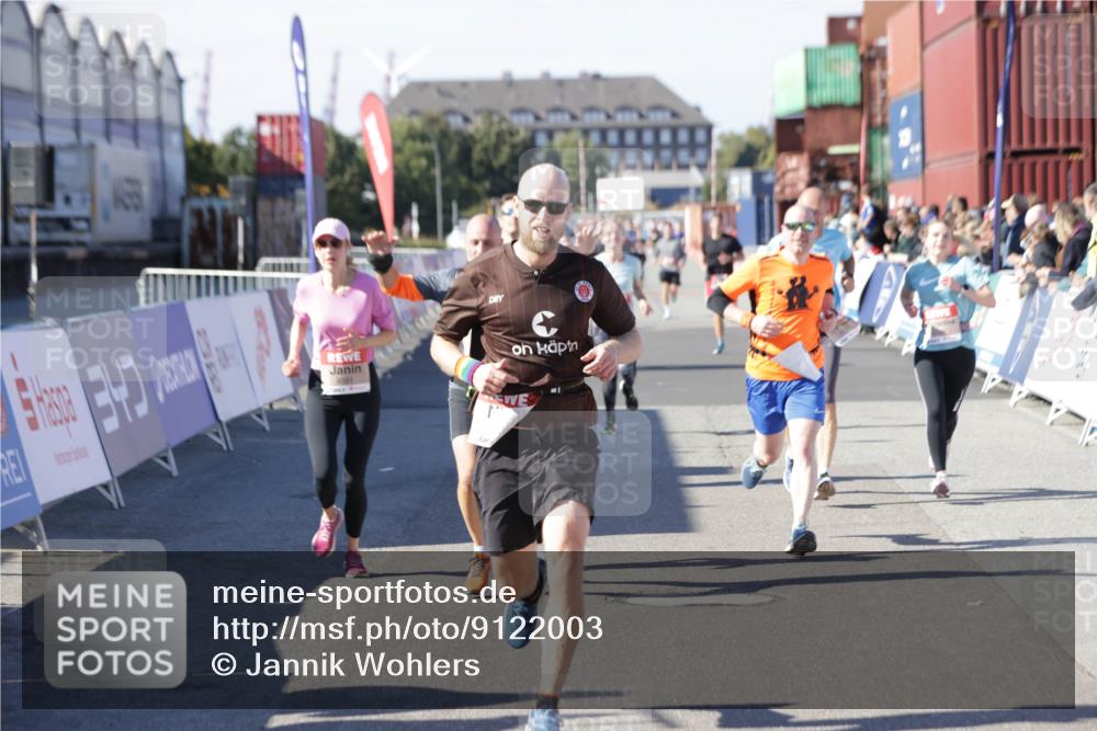 03.10.2025 - Köhlbrandbrückenlauf Jannik Wohlers http://msf.ph/oto/9122003 03.10.2025 13:04:58 Ziel 4061, 4175, 4217, 4240, 4449, 4751, 5670, 5785, 5849, 5951, 5952, 6268, 6561, 6716 meine-sportfotos.de