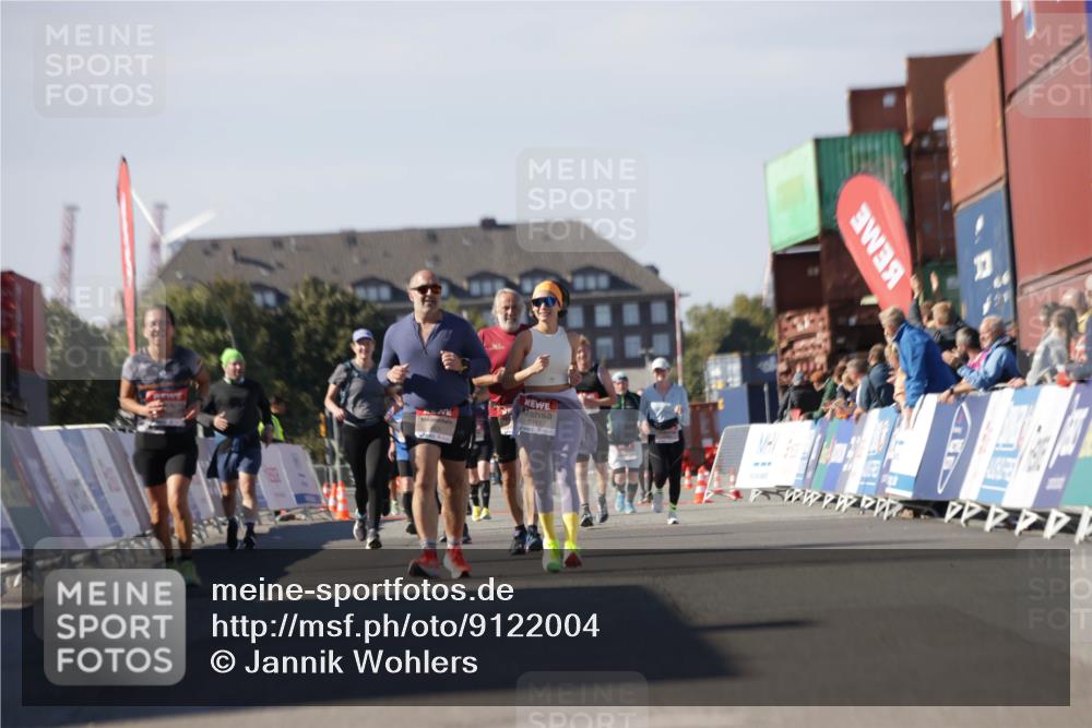 03.10.2025 - Köhlbrandbrückenlauf Jannik Wohlers http://msf.ph/oto/9122004 03.10.2025 13:39:07 Ziel 5584, 6030 meine-sportfotos.de