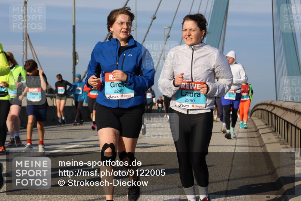 03.10.2025 - Köhlbrandbrückenlauf Strokosch-Dieckow http://msf.ph/oto/9122005 03.10.2025 09:58:25 Position 2 2249, 2250 meine-sportfotos.de