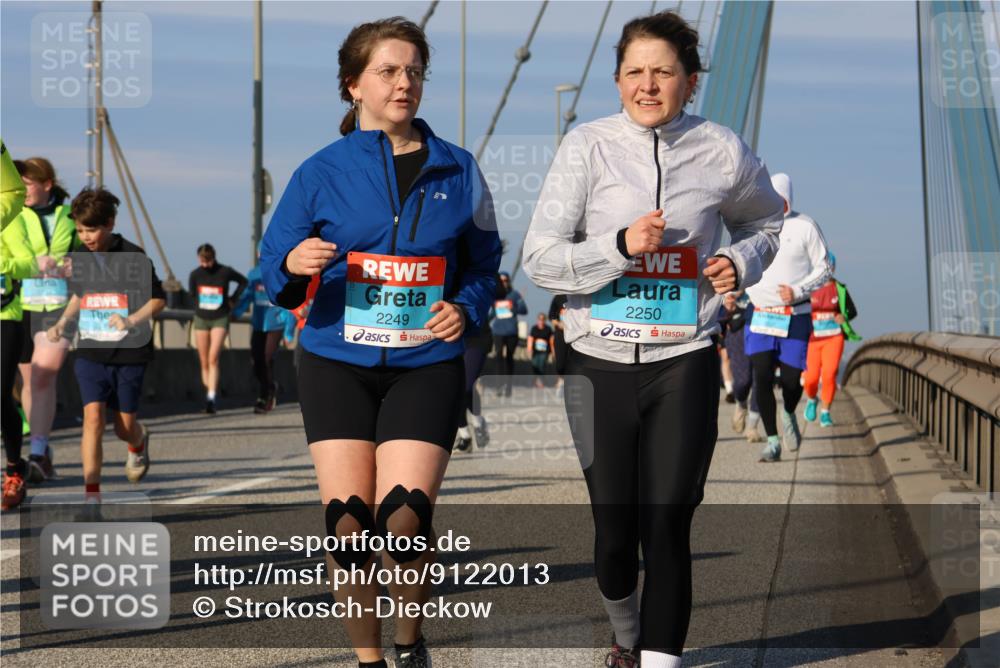 03.10.2025 - Köhlbrandbrückenlauf Strokosch-Dieckow http://msf.ph/oto/9122013 03.10.2025 09:58:25 Position 2 2249, 2250, 8 meine-sportfotos.de