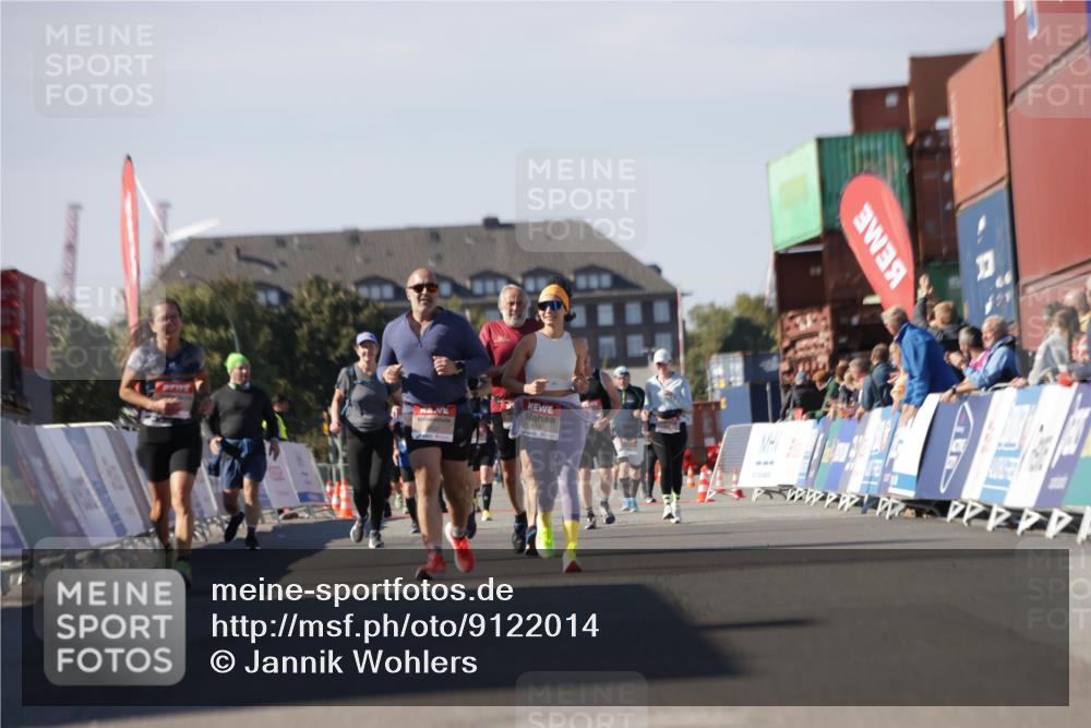 03.10.2025 - Köhlbrandbrückenlauf Jannik Wohlers http://msf.ph/oto/9122014 03.10.2025 13:39:07 Ziel 5584, 6030 meine-sportfotos.de
