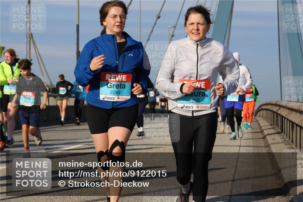 03.10.2025 - Köhlbrandbrückenlauf Strokosch-Dieckow http://msf.ph/oto/9122015 03.10.2025 09:58:26 Position 2 2249, 2250 meine-sportfotos.de