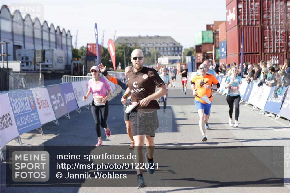03.10.2025 - Köhlbrandbrückenlauf Jannik Wohlers http://msf.ph/oto/9122021 03.10.2025 13:04:58 Ziel 4061, 4175, 4217, 4240, 4449, 4751, 5670, 5785, 5849, 5951, 5952, 6268, 6561, 6716 meine-sportfotos.de