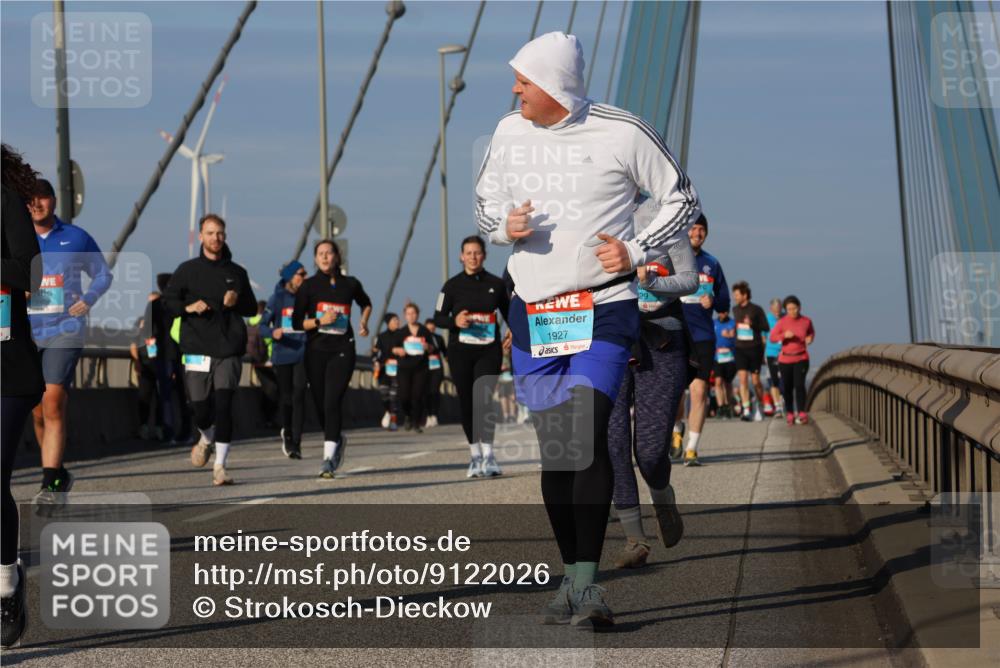 03.10.2025 - Köhlbrandbrückenlauf Strokosch-Dieckow http://msf.ph/oto/9122026 03.10.2025 09:58:30 Position 2 1927 meine-sportfotos.de